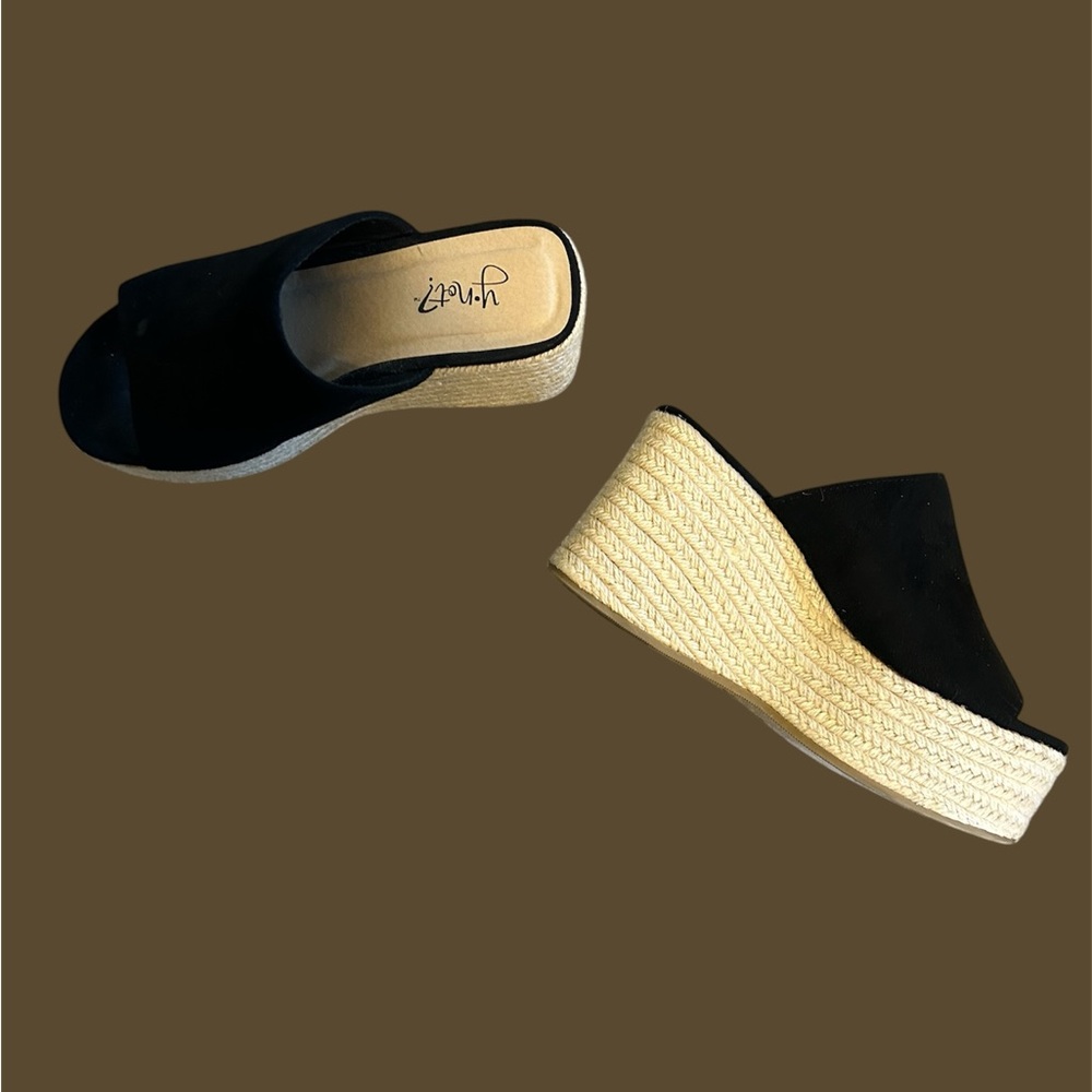 Women's Black Wedge Sandals